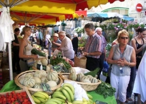 Wekelijkse markt in Sainte-Foy-la-Grande